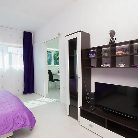 App For 2 Pers With Sea View Near Centar,18 公寓 *
