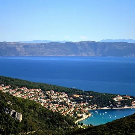 App For 2 Pers With Sea View Near Centar,18 アパート *